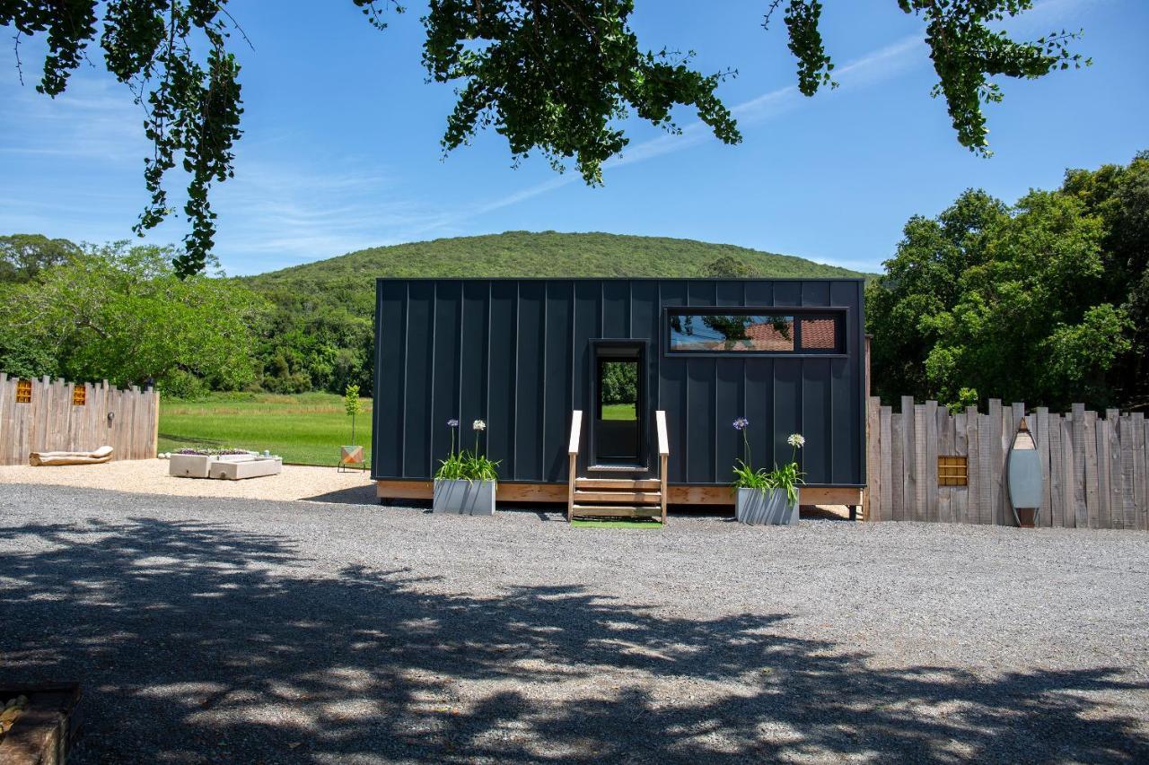 Vibe Luxury Cabins Arnuero Exteriör bild