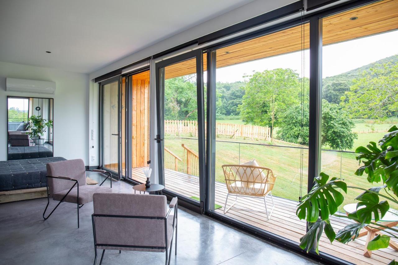 Vibe Luxury Cabins Arnuero Exteriör bild