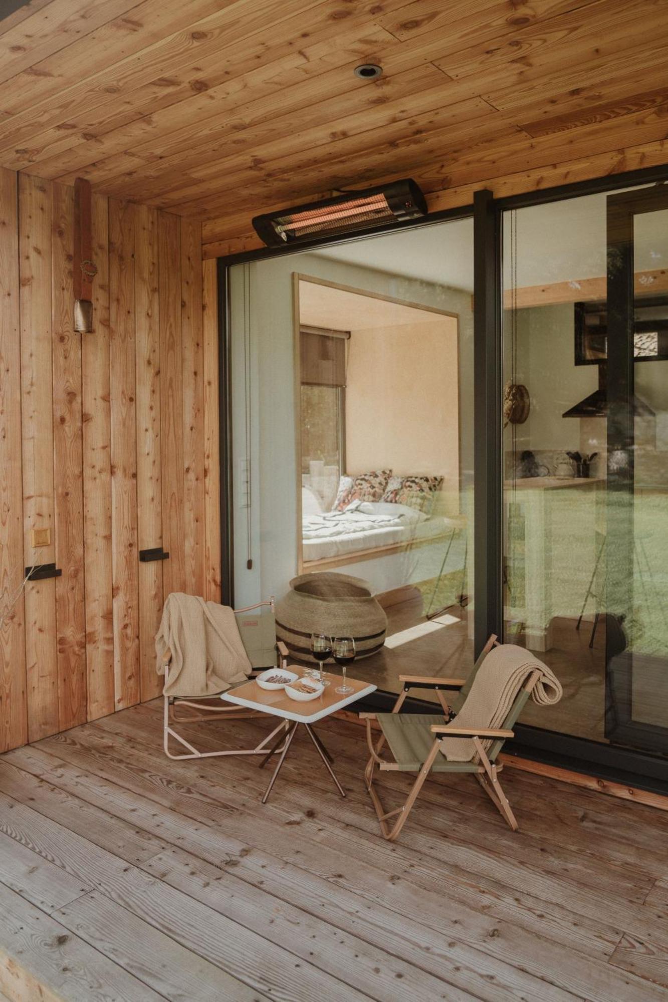 Vibe Luxury Cabins Arnuero Exteriör bild