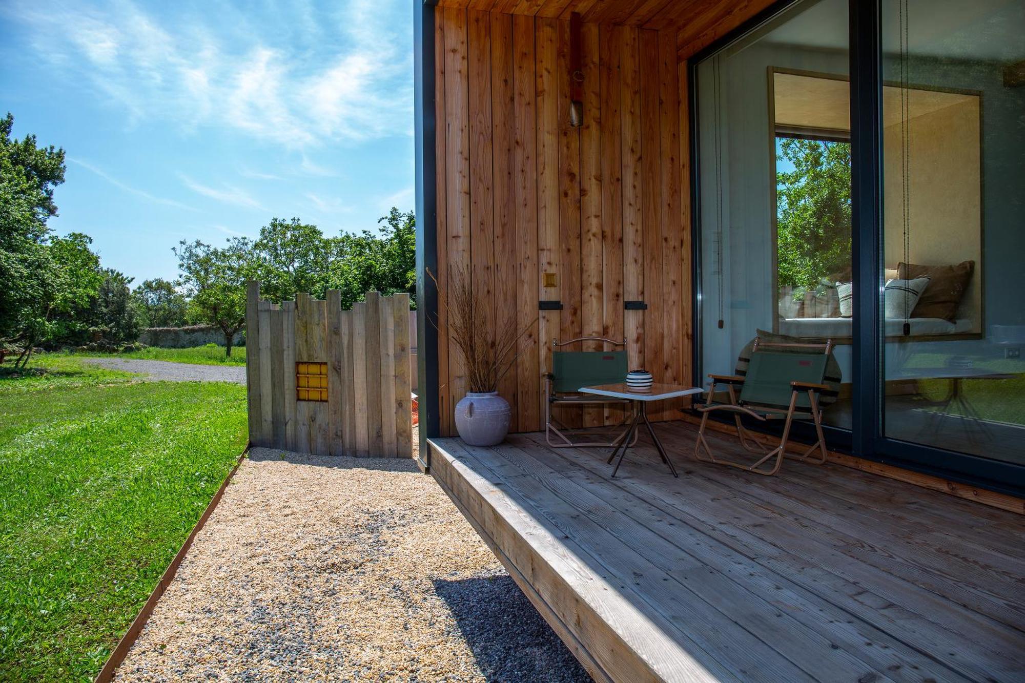 Vibe Luxury Cabins Arnuero Exteriör bild